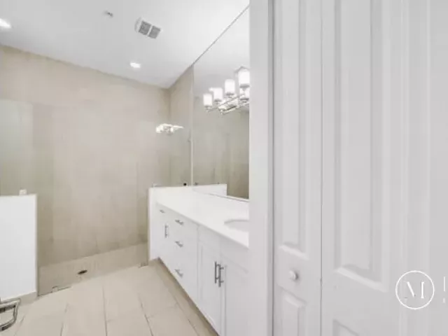 Продажа дома по адресу 23008 Clear Echo Drive 11 - фото 9379250
