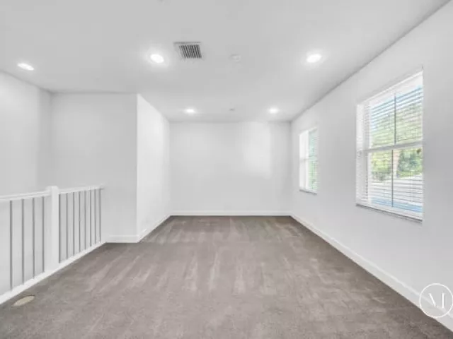 Продажа дома по адресу 23008 Clear Echo Drive 11 - фото 9379260