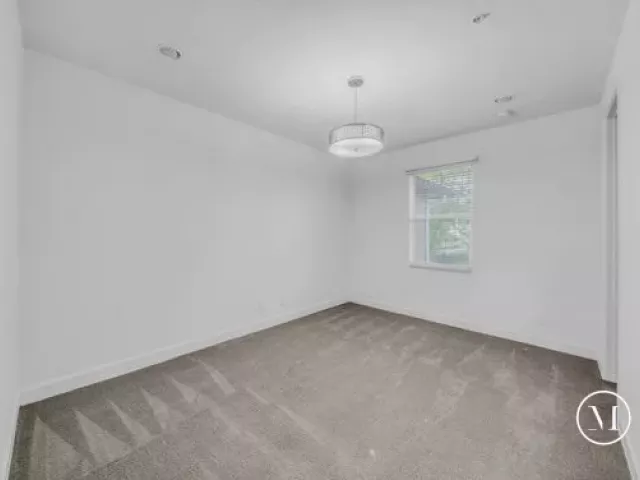 Продажа дома по адресу 23008 Clear Echo Drive 11 - фото 9379264