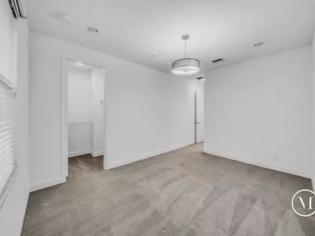 Продажа дома по адресу 23008 Clear Echo Drive 11 - фото 9379265