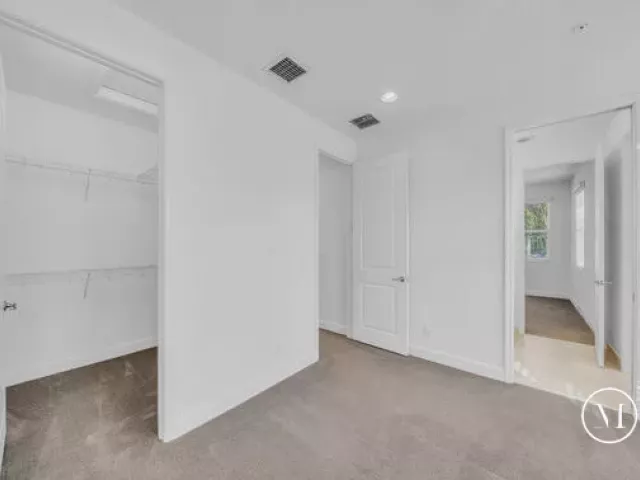 Продажа дома по адресу 23008 Clear Echo Drive 11 - фото 9379272