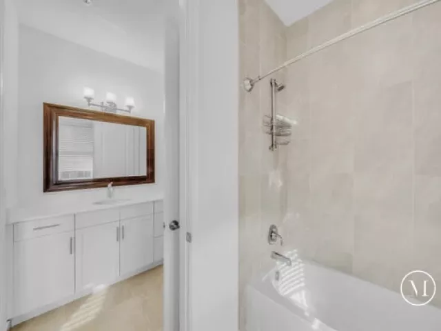 Продажа дома по адресу 23008 Clear Echo Drive 11 - фото 9379275