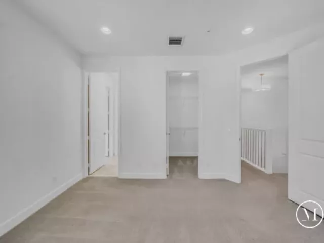 Продажа дома по адресу 23008 Clear Echo Drive 11 - фото 9379278