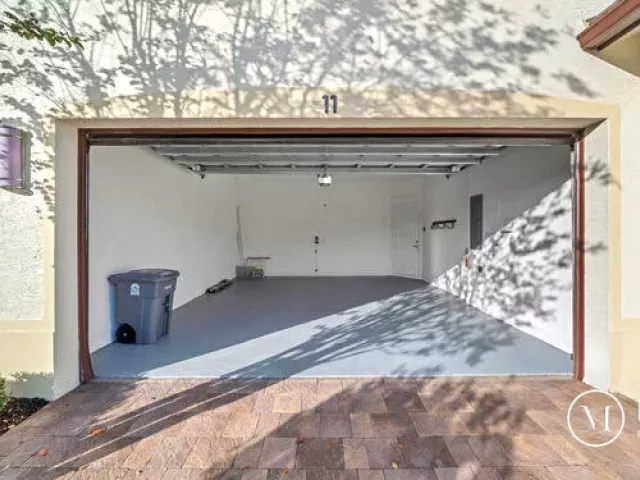 Продажа дома по адресу 23008 Clear Echo Drive 11 - фото 9379281