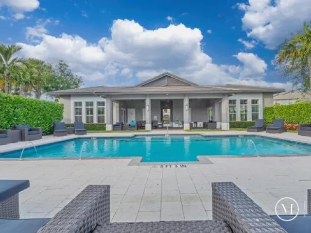 Продажа дома по адресу 23008 Clear Echo Drive 11 - фото 9379288