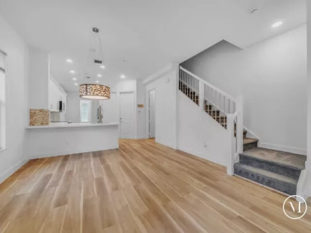Продажа дома по адресу 23008 Clear Echo Drive 11 - фото 9379225