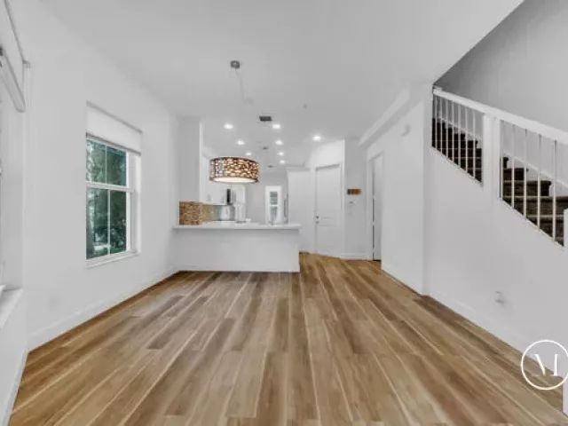 Продажа дома по адресу 23008 Clear Echo Drive 11 - фото 9379226