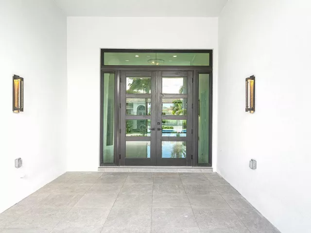 Продажа дома по адресу 4887 Bocaire Boulevard - фото 8917695