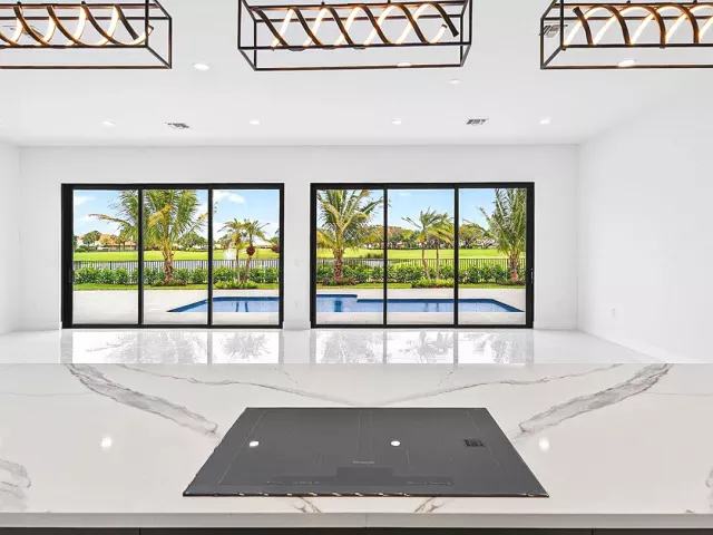 Продажа дома по адресу 4887 Bocaire Boulevard - фото 8917705