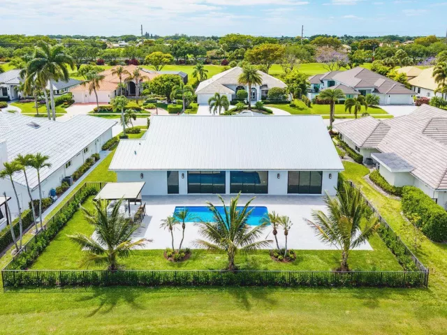 Продажа дома по адресу 4887 Bocaire Boulevard - фото 8917689