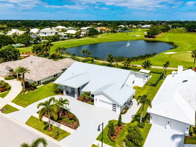 Продажа дома по адресу 4887 Bocaire Boulevard - фото 8917690
