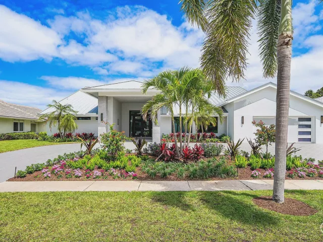 Продажа дома по адресу 4887 Bocaire Boulevard - фото 8917691