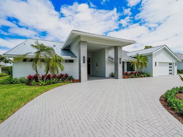 Продажа дома по адресу 4887 Bocaire Boulevard - фото 8917692
