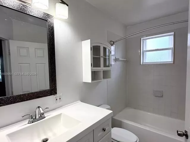 Дом в аренду по адресу 1630 Van Buren St - фото 7601395