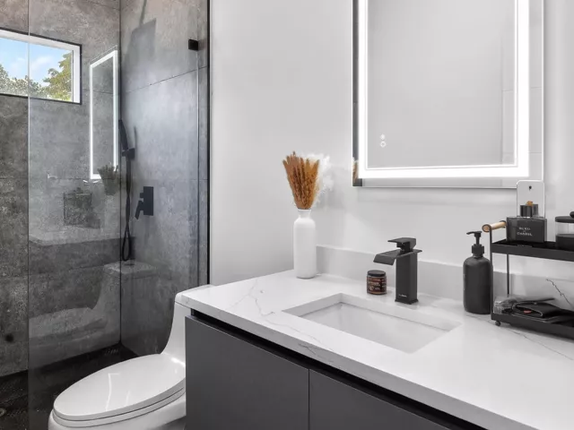 Продажа дома по адресу 913 NE 15th Street - фото 9155707