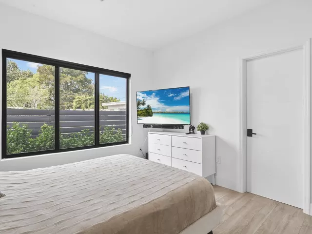 Продажа дома по адресу 913 NE 15th Street - фото 9155709