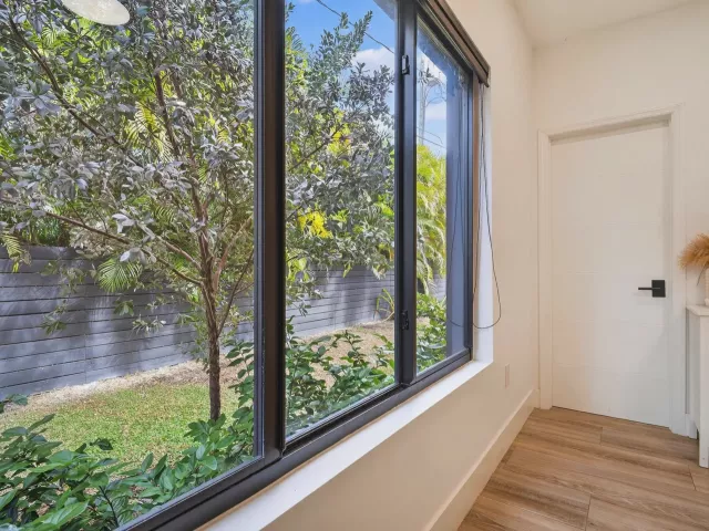 Продажа дома по адресу 913 NE 15th Street - фото 9155711