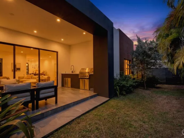 Продажа дома по адресу 913 NE 15th Street - фото 9155720