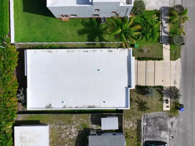 Продажа дома по адресу 913 NE 15th Street - фото 9155726