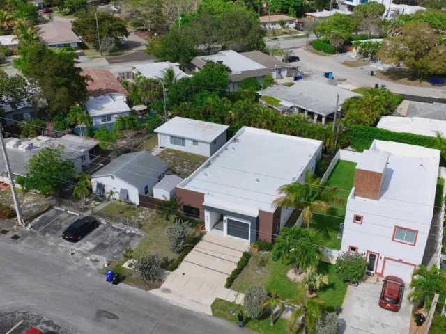 Продажа дома по адресу 913 NE 15th Street - фото 9155727
