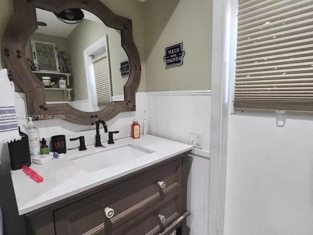 Дом в аренду по адресу 2251 NW 87th Ter - фото 7601617