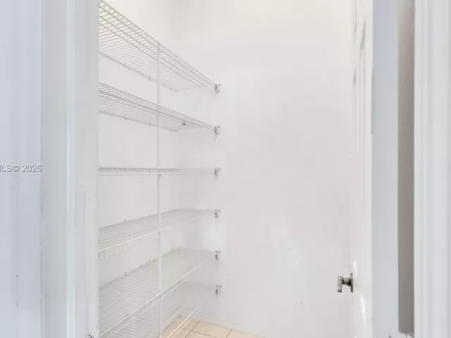 Дом в аренду по адресу 1916 SE 23rd Ave 1916 - фото 7601637