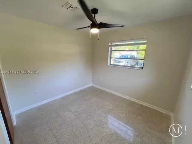 Дом в аренду по адресу 2500 SW 58th Ave - фото 7602544