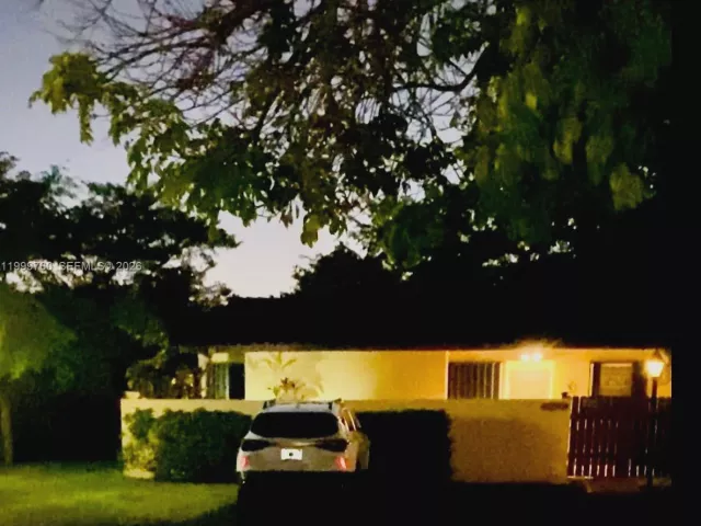 Продажа дома по адресу 8618 SW 148th Pl - фото 7602150