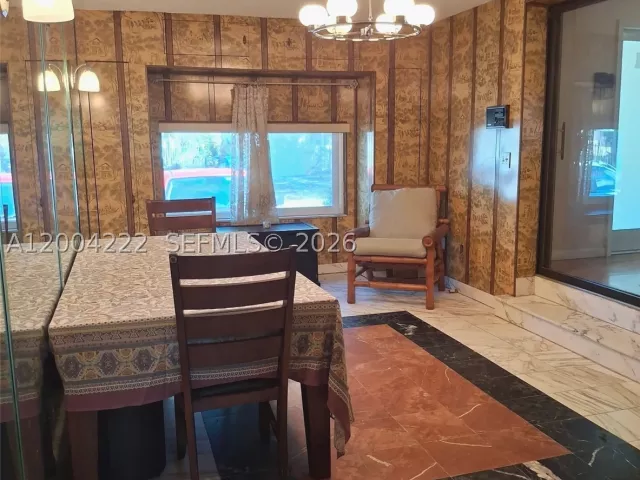 Продажа дома по адресу 540 SW 39th Ave - фото 8886408