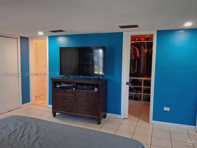 Продажа дома по адресу 540 SW 39th Ave - фото 8886416