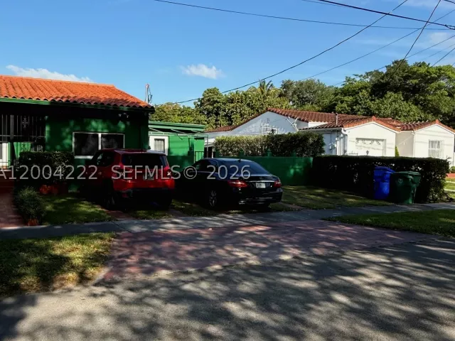 Продажа дома по адресу 540 SW 39th Ave - фото 8886398
