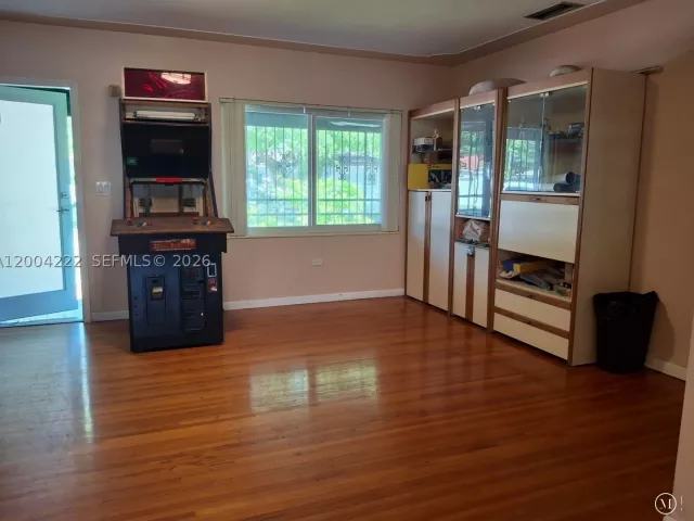 Продажа дома по адресу 540 SW 39th Ave - фото 8886400