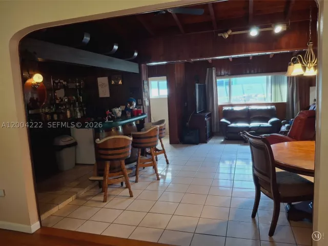 Продажа дома по адресу 540 SW 39th Ave - фото 8886402