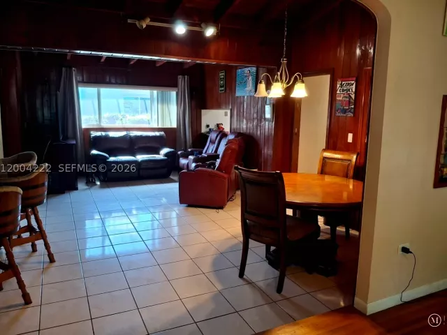 Продажа дома по адресу 540 SW 39th Ave - фото 8886403