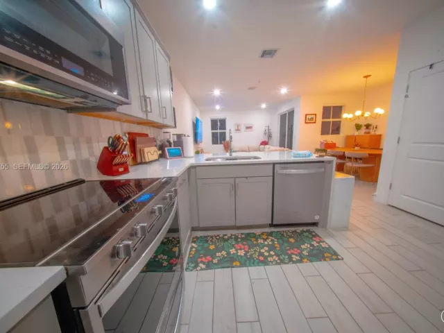 Продажа дома по адресу 138 SW 171st Way - фото 7603689