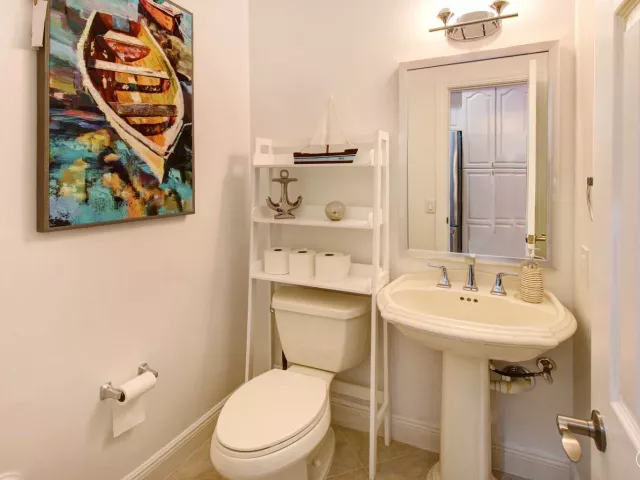 Продажа дома по адресу 218 Pine Avenue - фото 9356507