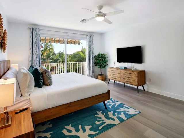 Продажа дома по адресу 218 Pine Avenue - фото 9356510