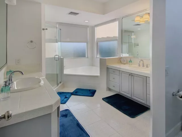 Продажа дома по адресу 218 Pine Avenue - фото 9356512