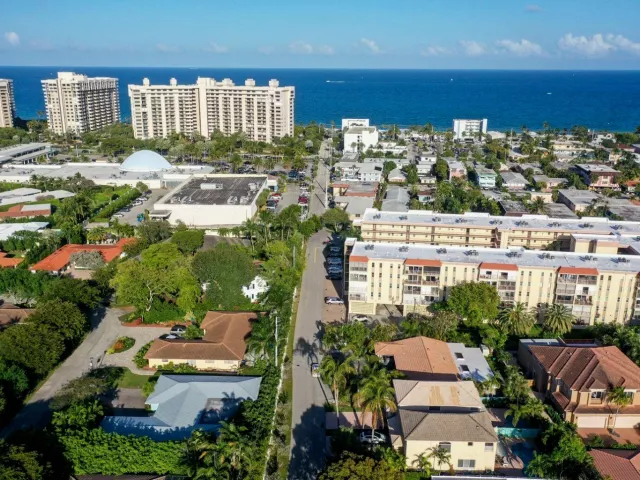 Продажа дома по адресу 218 Pine Avenue - фото 9356524