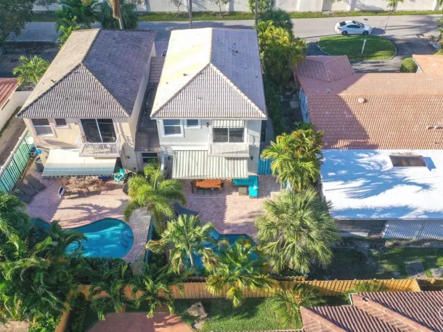 Продажа дома по адресу 218 Pine Avenue - фото 9356525