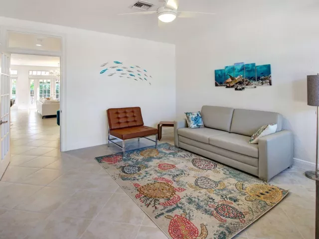 Продажа дома по адресу 218 Pine Avenue - фото 9356499