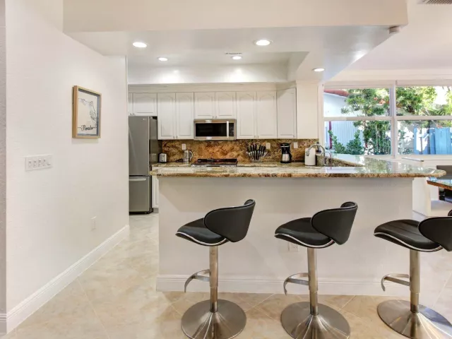 Продажа дома по адресу 218 Pine Avenue - фото 9356502