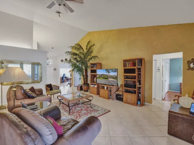 Продажа дома по адресу 3460 Dunes Vista Drive - фото 8984827