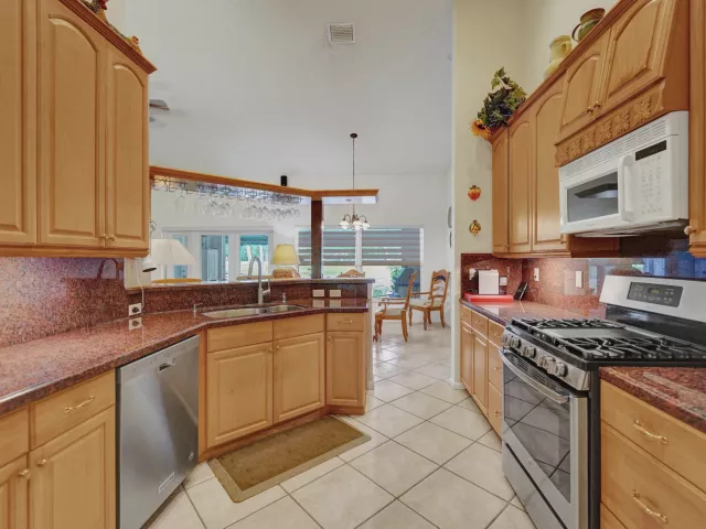 Продажа дома по адресу 3460 Dunes Vista Drive - фото 8984838