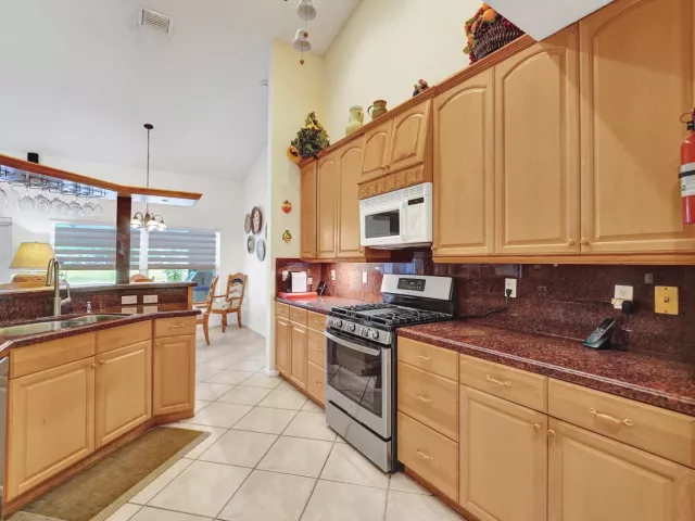 Продажа дома по адресу 3460 Dunes Vista Drive - фото 8984839