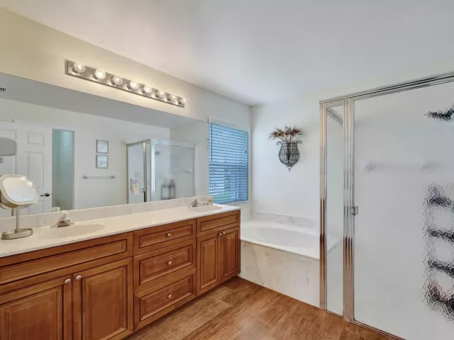 Продажа дома по адресу 3460 Dunes Vista Drive - фото 8984847