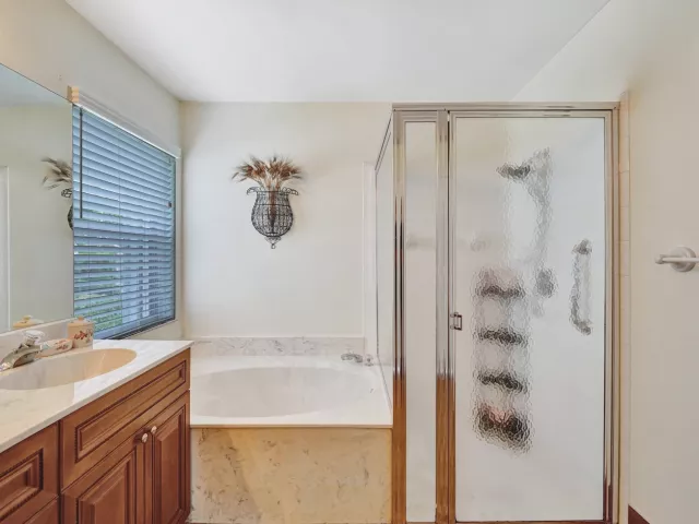 Продажа дома по адресу 3460 Dunes Vista Drive - фото 8984849
