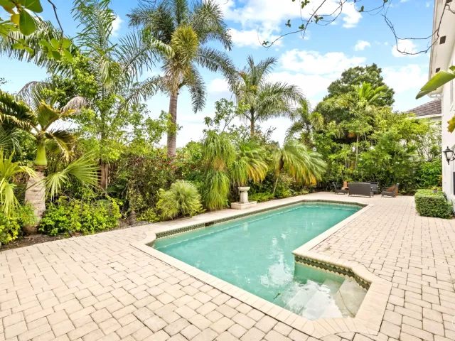 Продажа дома по адресу 1421 SW 20th Court - фото 9357869