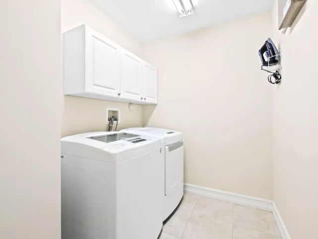 Продажа дома по адресу 1421 SW 20th Court - фото 9357886
