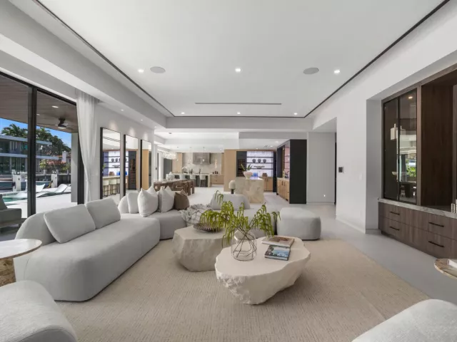 Продажа дома по адресу 441 Isle Of Palms Drive - фото 9375249